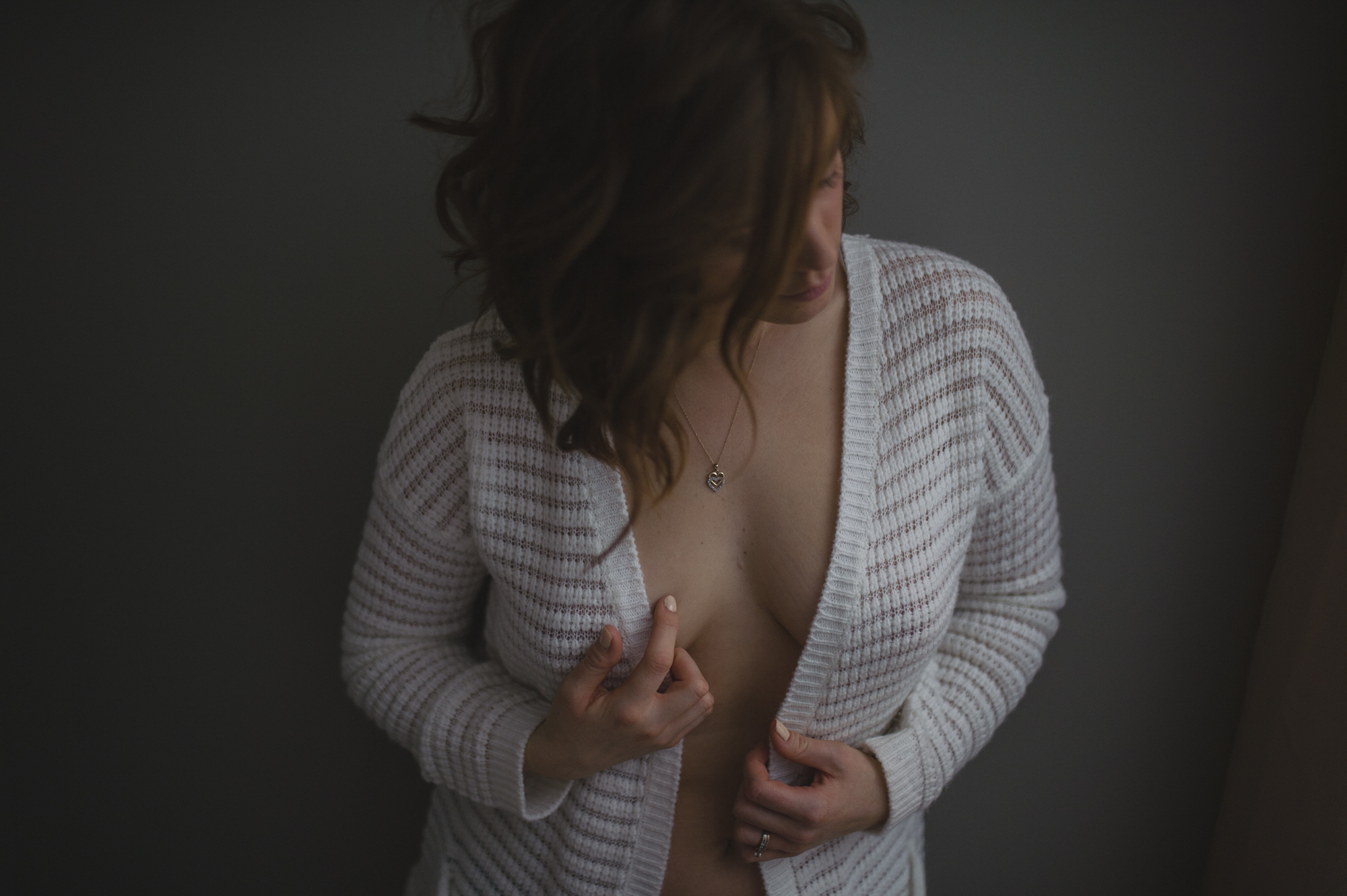 https://www.caitlavoie.com/wp-content/uploads/2015/02/Boudoir-Photographer-Belleville-Picton-abc016.jpg